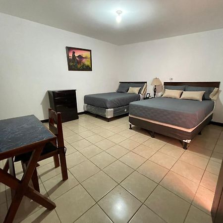 Judys Home - Bed And Breakfast Retalhuleu Rom bilde